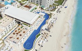 Emporio Cancun